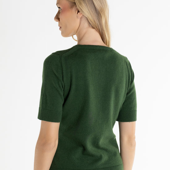 Verde escuro