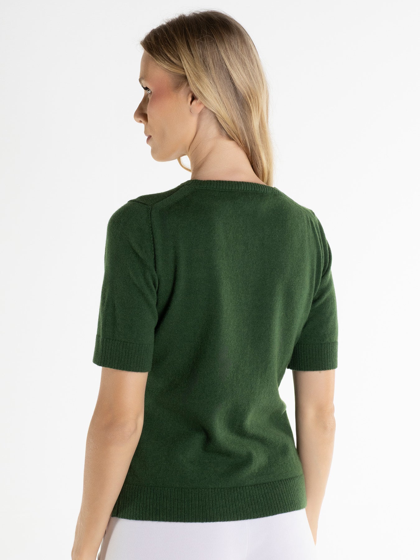 Verde escuro